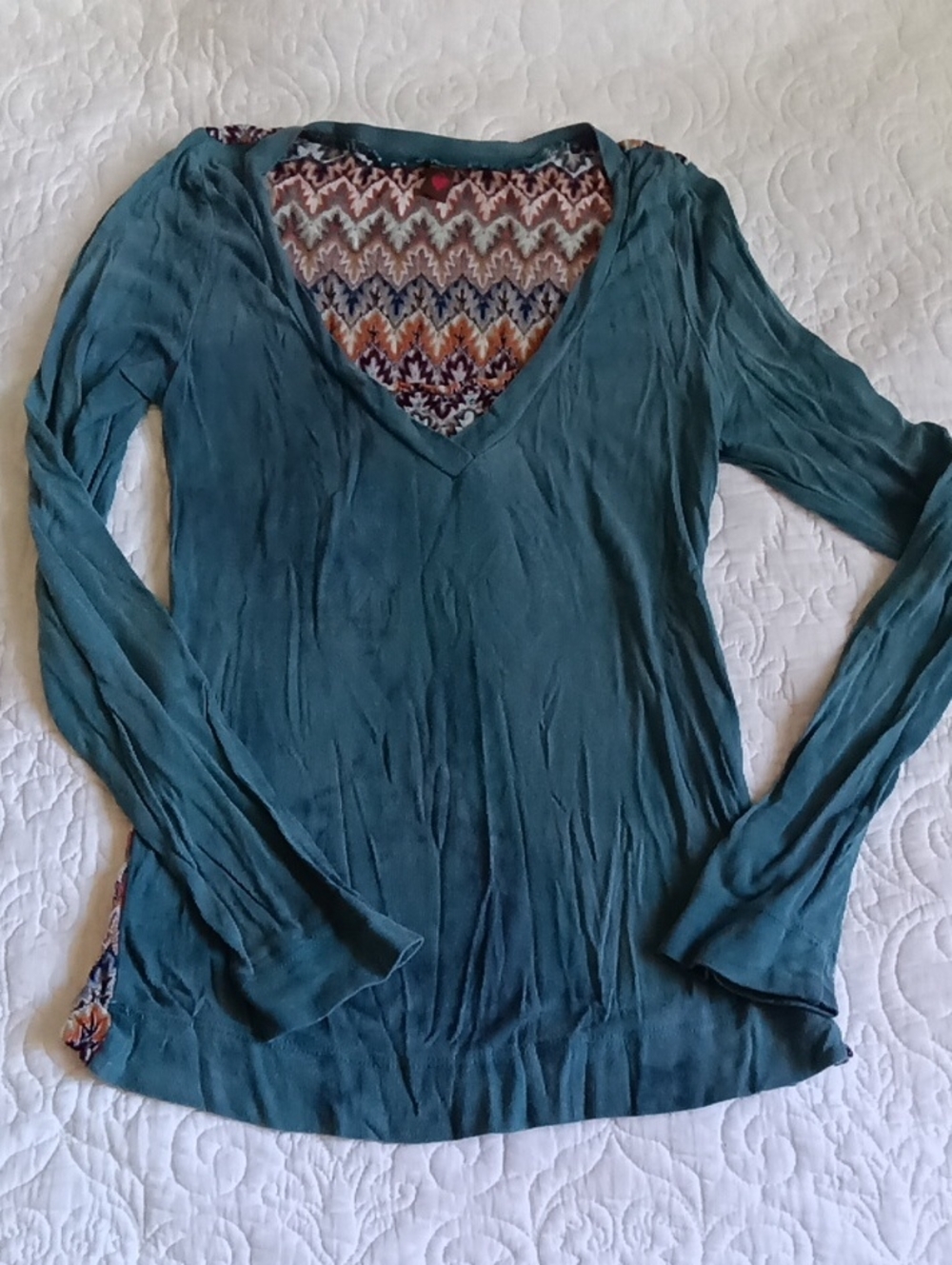 Blue With Blue Tones Flame Stitch V-Neck Long Sleeve Women’s Top